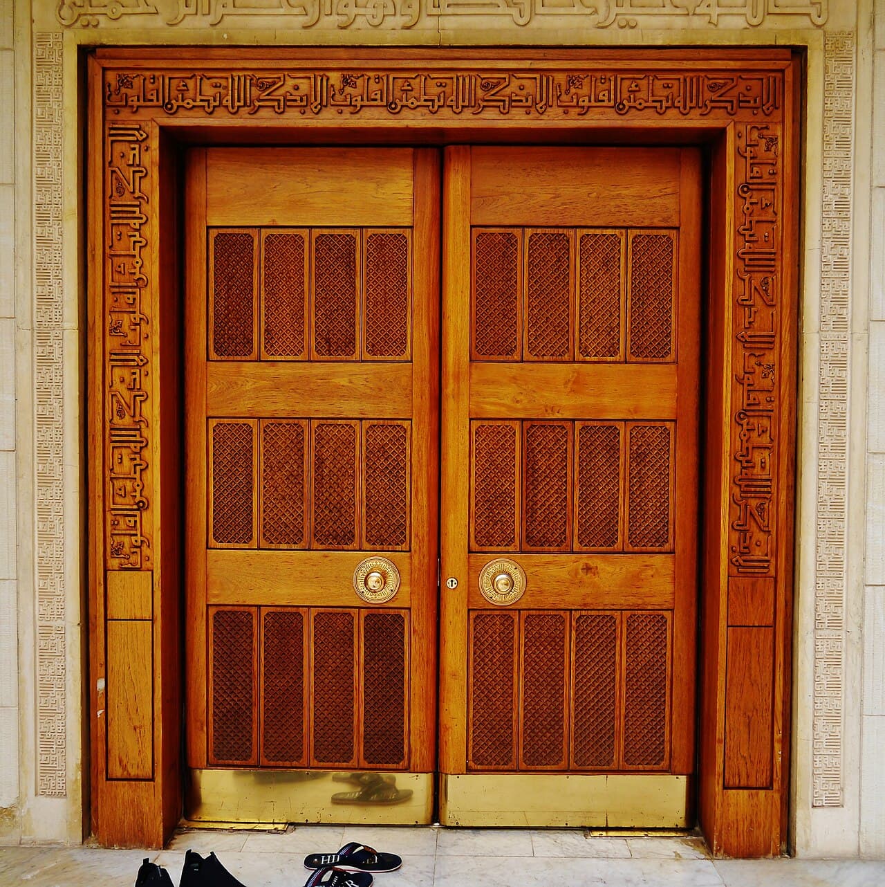 Grand Mosque of Kuwait exterior doors thumbnail