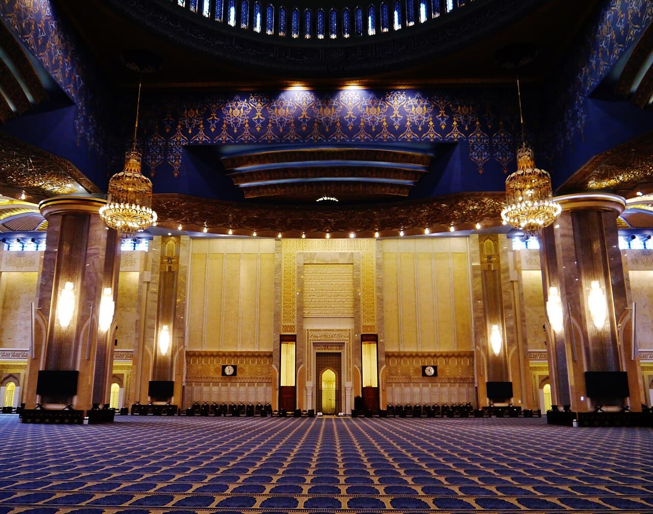 Grand Mosque of Kuwait interior prayer hall thumbnail